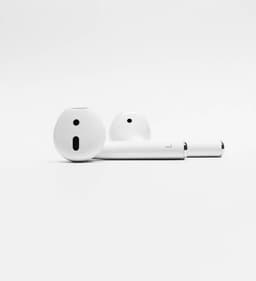 Kui Ye Chen’s AirPods